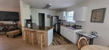 Private Beach Home Отели в г. Наварр