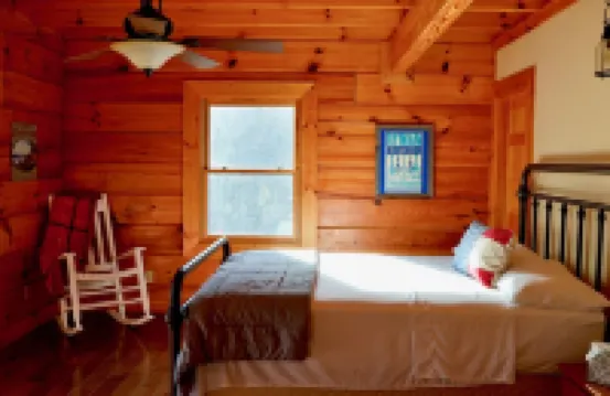 Pines Cabin on Norris Lake