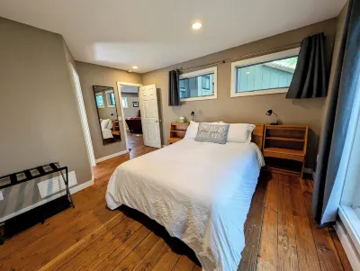 Zinc Spur 2 bedroom 2 bath home in desirable mid valley 쏘투쓰 보태니컬 가든 주변 호텔