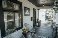 Renovated. Modern. Downtown + 1.5 Miles to Stadium