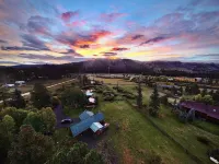 2 Private Cabins on an Secluded Acre, Walk to Restaurants, Fully Fenced Hotels in Apache County
