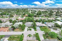 Newly Remodeled Beach Area Villa Cabana with Heated Pool