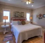 Beautiful Victorian Home/cabin Hotels in Hill City