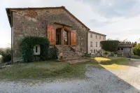 Renovated Grange in a Renaissance Villa Park