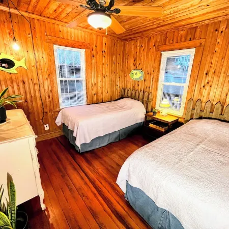 Cozy Cute Historic - Seaspray Cottage #3