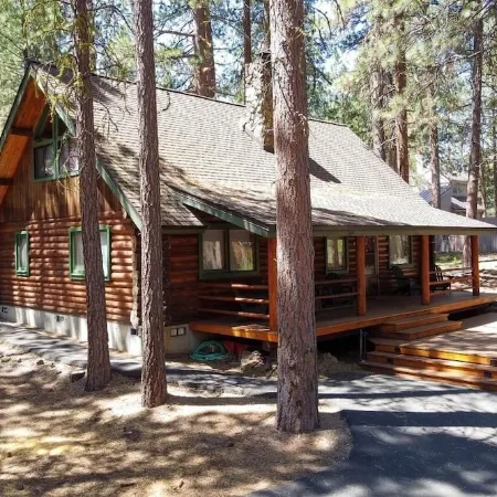 Black Butte Ranch Family Getaway, Short Walk to South Meadow Pool- Sleeps 12
