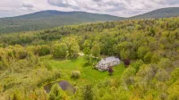 Peaceful Family Retreat 100 Acres and 10 Minutes to Okemo, Lakes, National Park