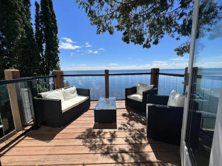 The Carriage House on Lake Superior  I  Lakeshore & Views  I  by Relax Open Air