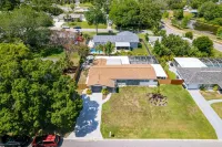 Private Heated SaltWater Pool & Hot Tub 3-Bdrm Home in Harbor Bluffs Paradise