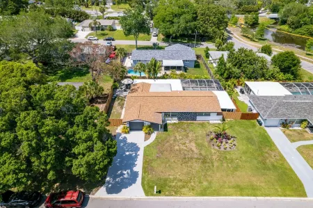 Private Heated SaltWater Pool & Hot Tub 3-Bdrm Home in Harbor Bluffs Paradise Отели в г. Харбор-Блафс