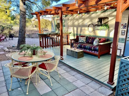 Pet friendly vintage camper turned tiny house with fenced yard near Sedona!
