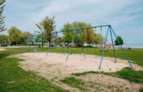 NEW cozy cottage a short walk to Northport and Lake Michigan!