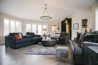 Beautifully Renovated Farmhouse at Maple Sugar Camp.