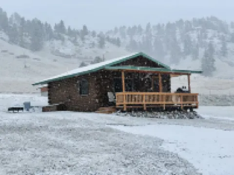 Elk Cabin - Mountain Views, Hear Rushing River, Private, Pet Friendly 斯蒂爾沃特縣酒店