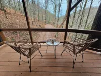 Cabin: Foliage, Hot Tub, Wi-Fi, Fireplace