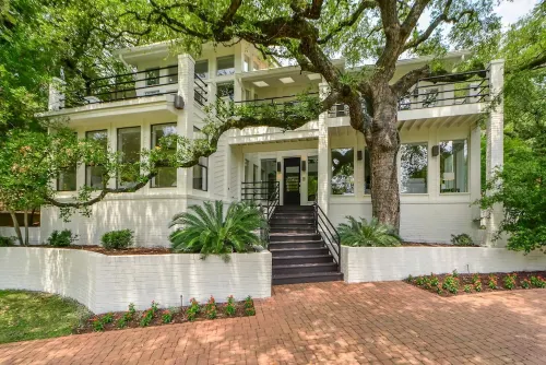 Contemporary Lake Austin Estate Minutes from Downtown - Privately Gated