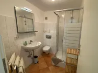 Vacation apartment "Hang" in a vacation home - directly on the lake Hotels in Mittenwalde