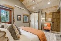 -THE GLEN - 7 Acre Mountain Oasis, 2 Cabins, Spa, Sauna - STUNNING & NEW -