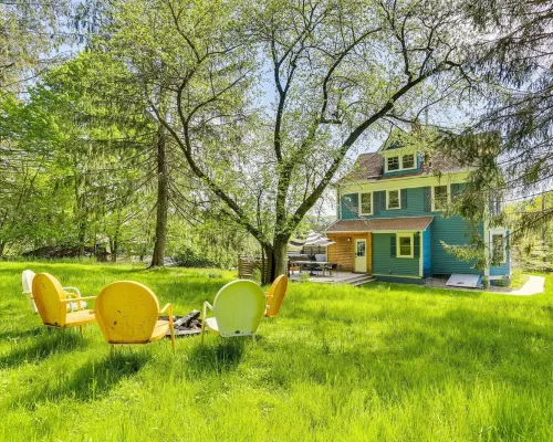 Dancing Doe Estate with Wood Stove, Hot Tub & Firepit Hotels in Callicoon