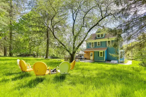 Dancing Doe Estate with Wood Stove, Hot Tub & Firepit