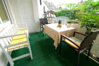 Vacation apartment Maar-Idyll, quiet, modern vacation apartment with freedom of movement Hotel a Schalkenmehren