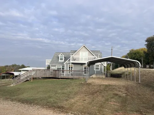 Relax and Unwind in a Home overlooking Lake Texoma - 4-Star