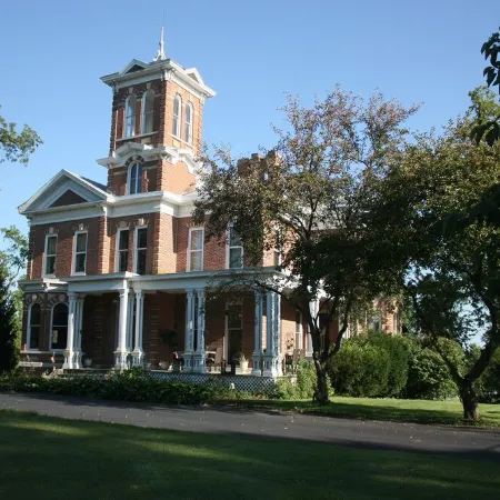 Historic and Inspirational Mansion in quaint MO river town! Hotels in Howard County