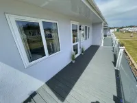 Cosy 2 Bedroom Lodge with onsite Pool