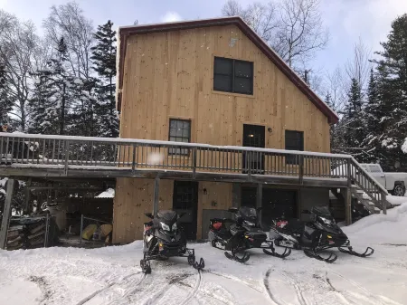 RANGLEY  LAKE WATERFRONT!!! Sleeps 11