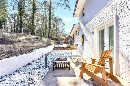 Modern & Cozy Home mins to Decatur Sq & DT Atlanta