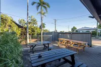 Pinball + Gaming Paradise in Townsville! 5 Minutes from the Airport & Strand