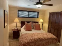 Serene, tree-shaded, mid-century retreat with beautiful views of the Catalinas