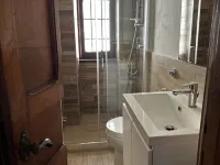 Septà - Pittoresca Casa Vacanze nel Centro Storico Vista Lago, Piccolo Giardino