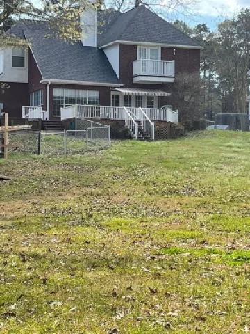Beautiful fully furnished lakefront house