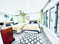 Experience Luxury, Leisure, and Lakefront Living for the Whole Family.