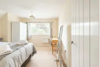 Lovely Cotswolds 1 bed nr town centre yet mins from river and countryside walks