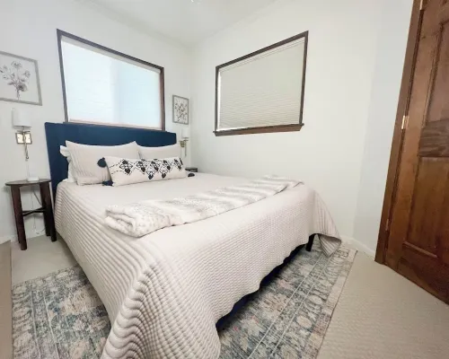 Charming 3 BR Summit condo, mins walk to slopes