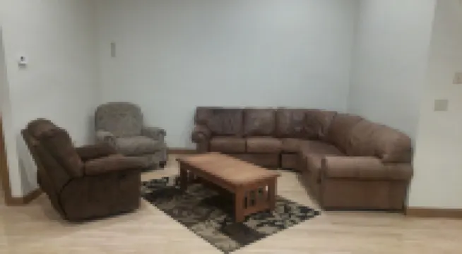 Logde sleeps 11 ...set up for exploring the Mississippi River or Driftless Area.