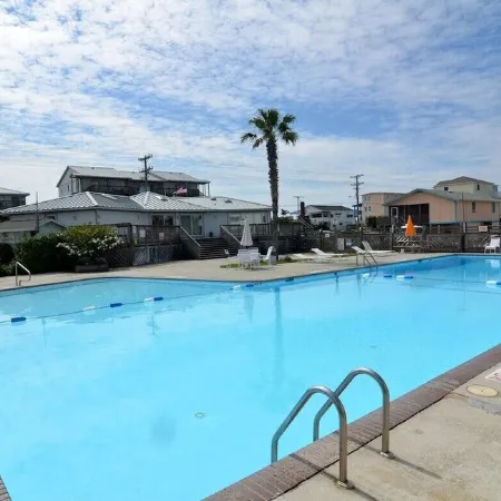 Oceanfront Queen's Grant Condo "Tide-the-Knot" with Breathtaking Ocean Views!