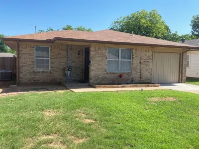 Family friendly home that is centrally located. 15 minutes from Sheppard AFB. Hôtels à proximité de : World's littlest Skyscraper