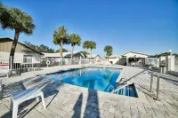 Racetrack-Ready Villa • Pools • Modern Comfort - 빌라