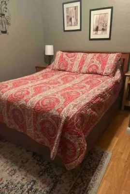 Charming cozy cottage downtown Petaluma Hotels near Lagunitas Brewing Company