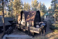 Modern, Stylish, Hot Tub, Mt Views, EV Charger, Big Bear Lake