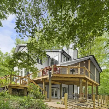 Shady Shoals - Lakefront; Quiet Cove; Huge Dock; Pool Table; Walk to State park