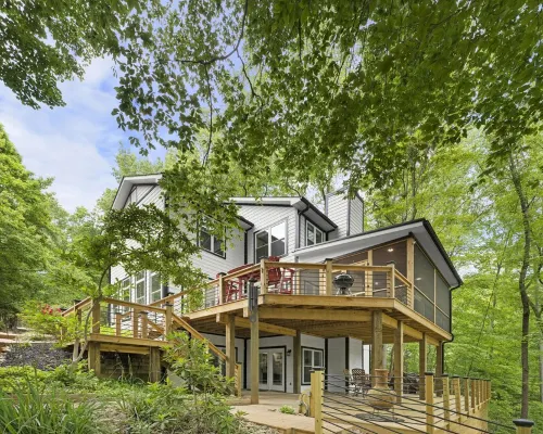 Shady Shoals - Lakefront; Quiet Cove; Huge Dock; Pool Table; Walk to State park 폴스타운 호텔