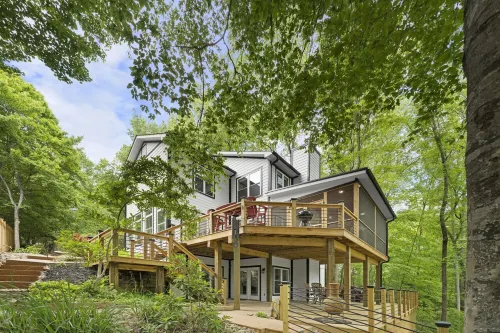 Shady Shoals - Lakefront; Quiet Cove; Huge Dock; Pool Table; Walk to State park