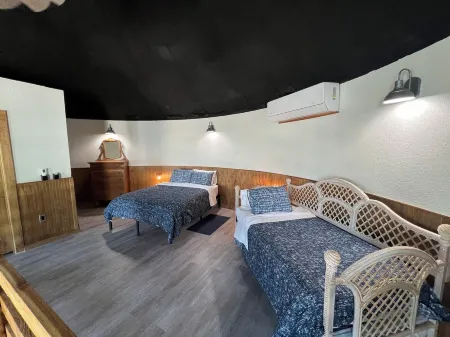 Walnut Springs Silo Cabin B