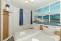 Apartment near the beach at the marina