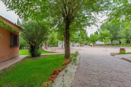Bungalow with gardens and pool Отели рядом с достопримечательностью «Via Romana»