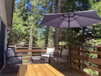 Cheerful Hillside cabin